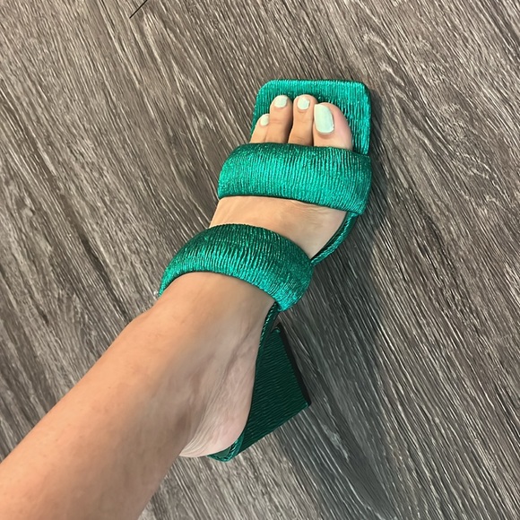 Mules - Picture 6 of 6